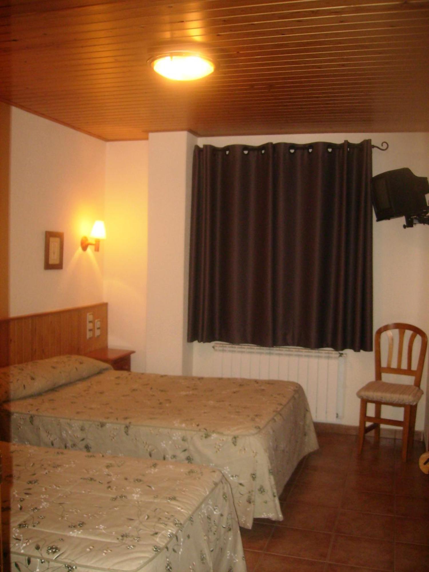 Hostal Pernalle Erill la Vall Zewnętrze zdjęcie