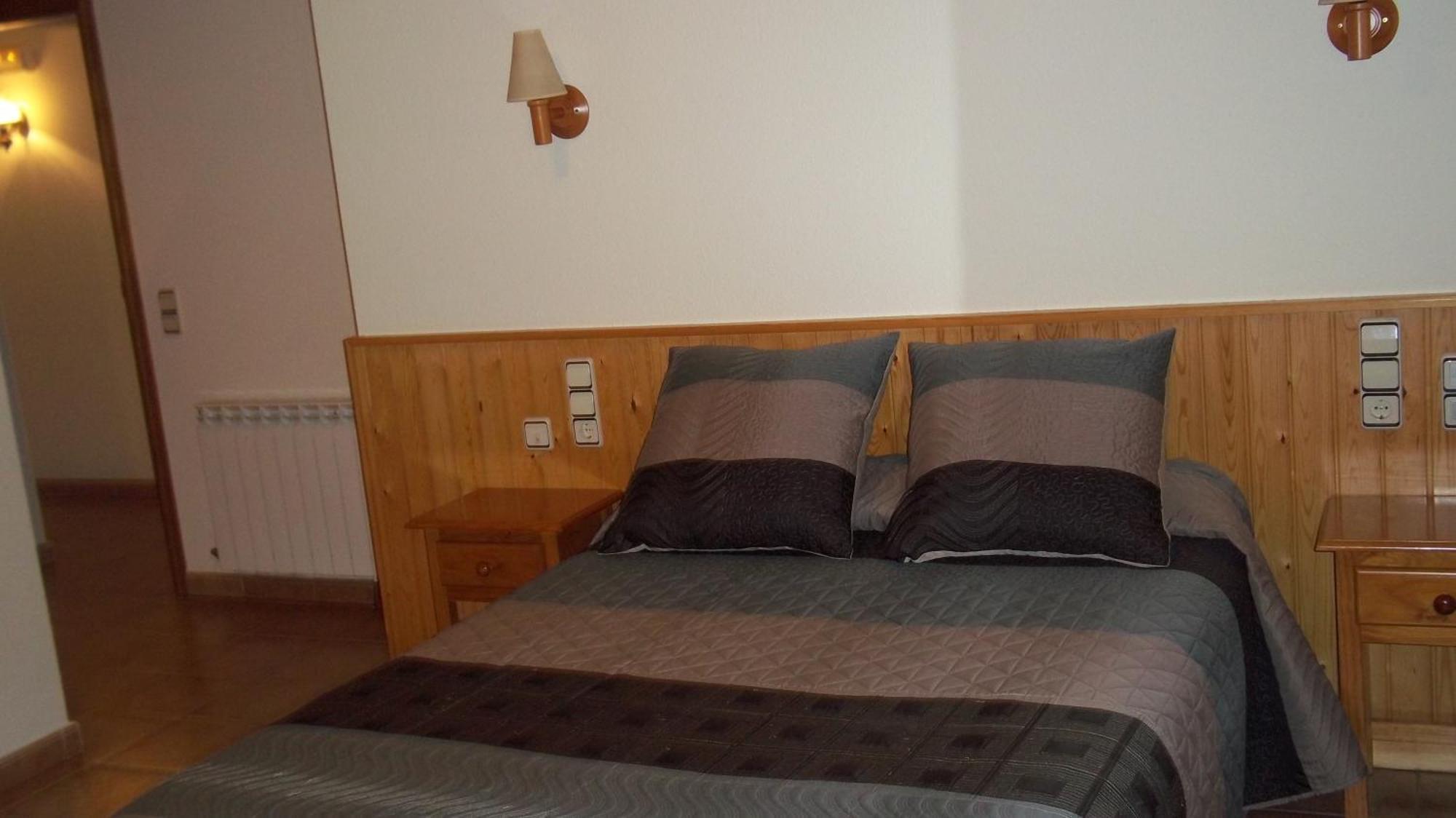 Hostal Pernalle Erill la Vall Zewnętrze zdjęcie